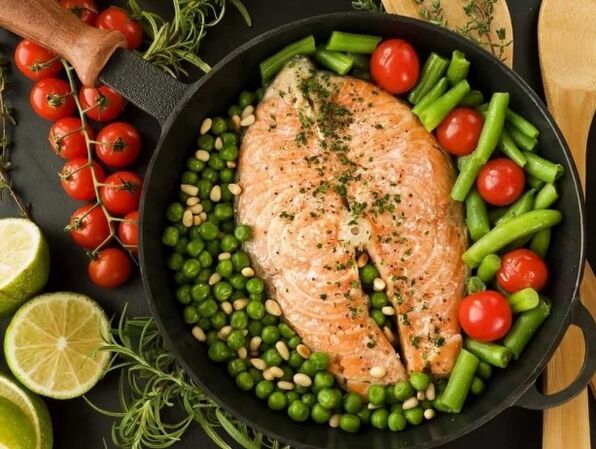 Poisson avec légumes -sayuran