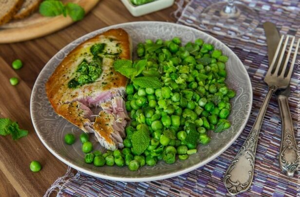 Dîner avec des haricots verts